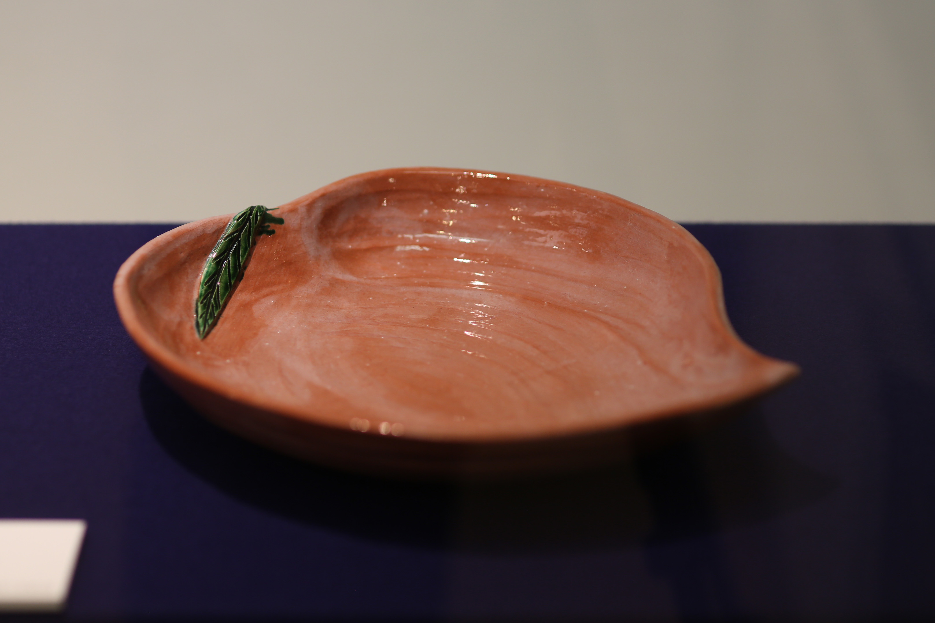 ｢赤桃形平鉢｣ 弘入 十二代楽吉左衛門